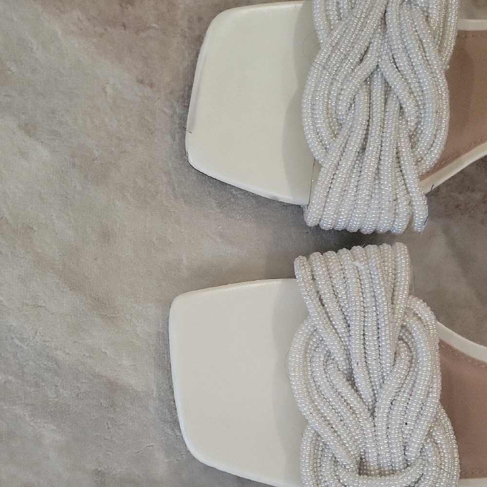 Steve Madden Women's White Slide Sandals - Picture 3 of 6
